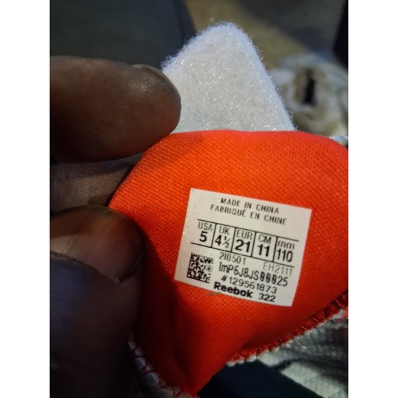 Reebok Classics Toddler Size 5 Vintage Retro Hook Loop Strap Vector Gum Sole Lug - Picture 8 of 8